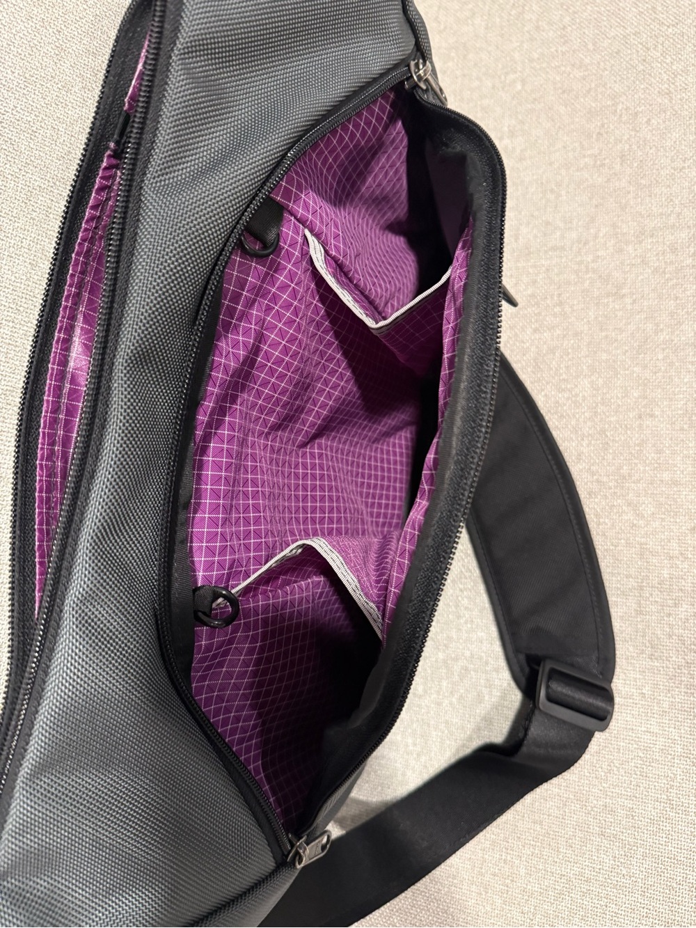 Tom Bihn Parental Unit - Steel 1050 Ballistic/Ultraviolet 200 Halcyon, like new! - Picture 4 of 7